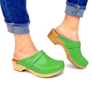 BJORK Swedish Women's Leather Clogs